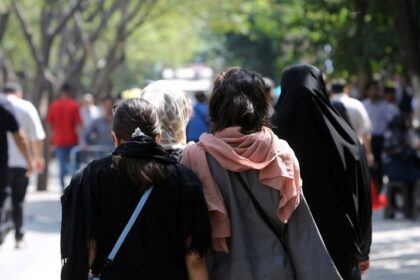 زن زندگی آزادی